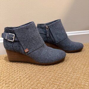 Dr. Scholl's Gray "Create" Wedge Booties